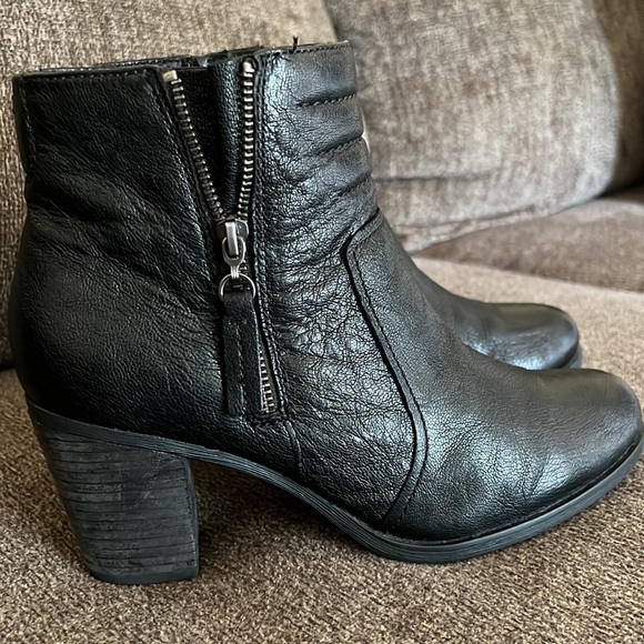 Clarks Black Palma Trina Leather Ankle Boot Bootie 9.5 - Picture 5 of 15